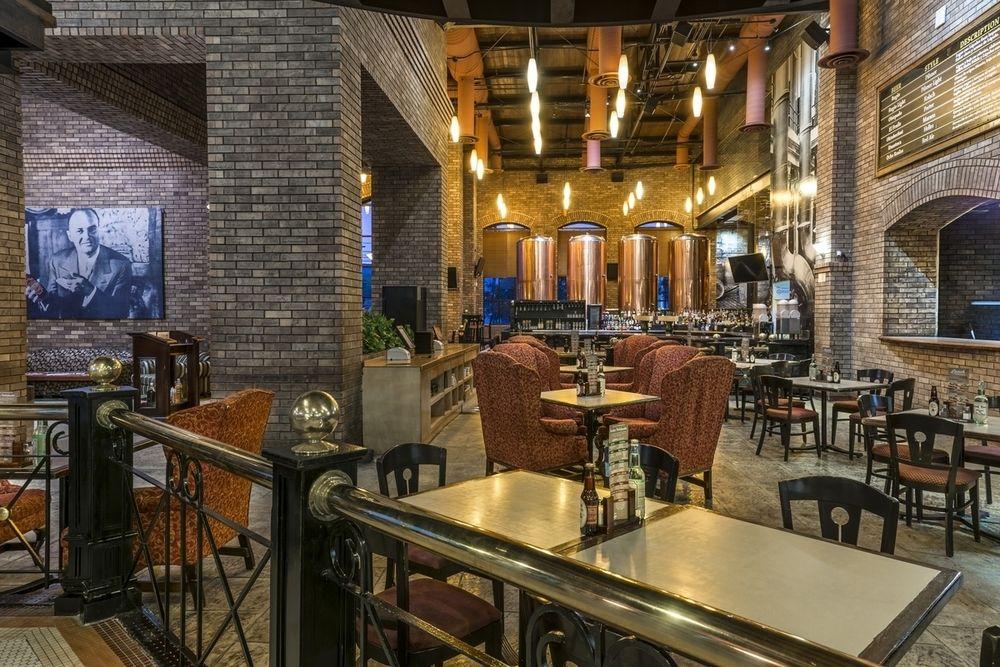 Four Points By Sheraton Galerias Monterrei Exterior foto The interior of the brewery