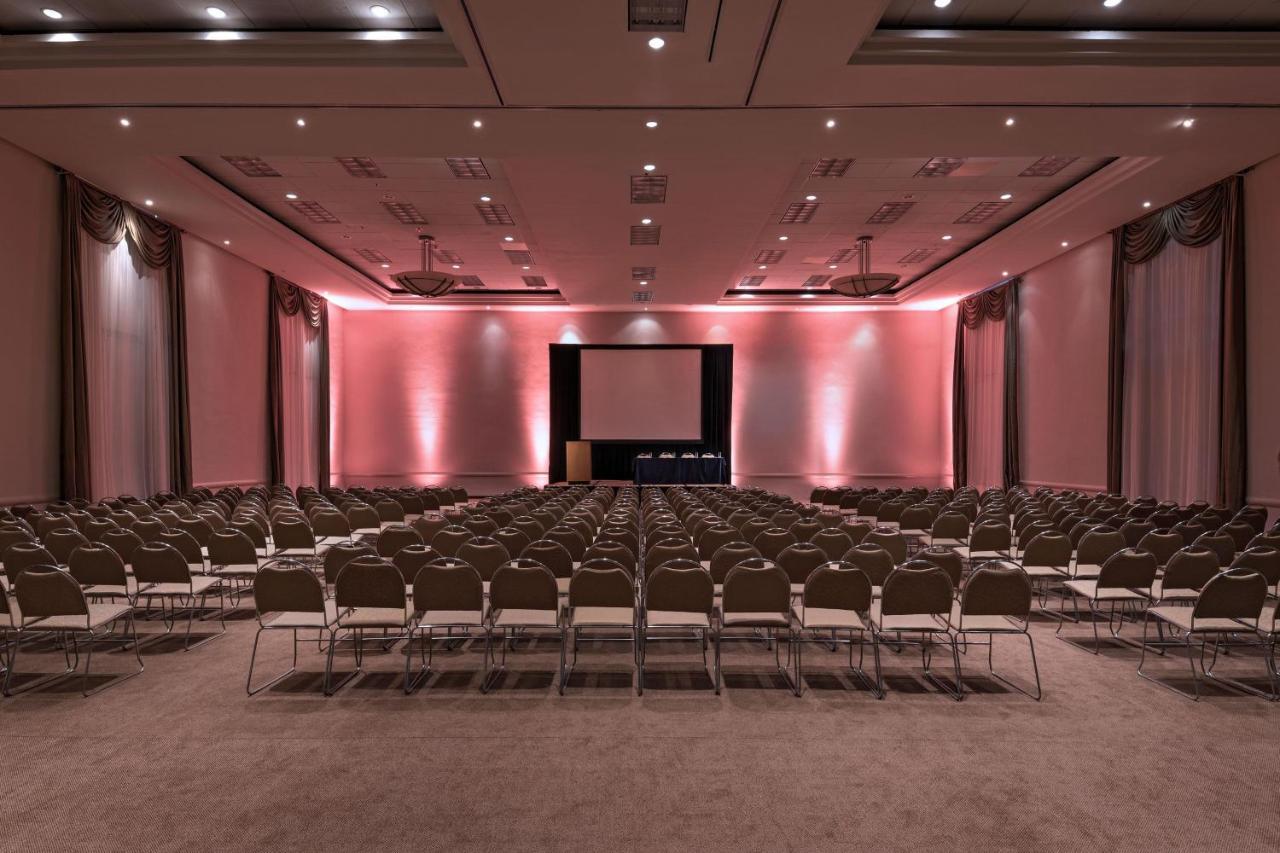 Four Points By Sheraton Galerias Monterrei Exterior foto The ballroom